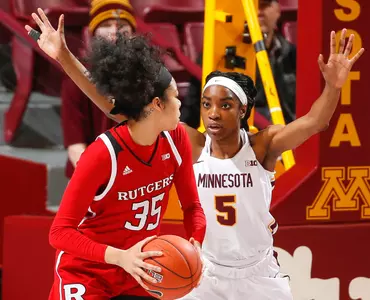 Stasha Carey (35), Taiye Bello (5)