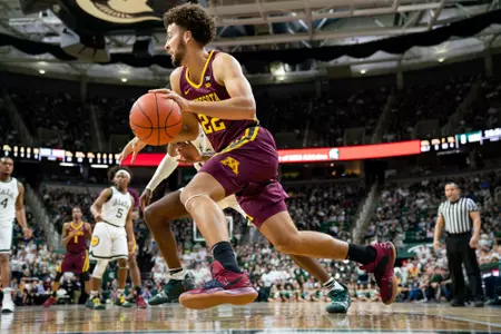 Minnesota Gophers guard Gabe Kalscheur (22)