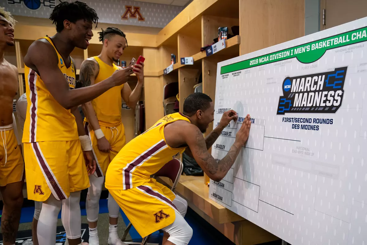 Minnesota Gophers guard Dupree McBrayer (1)