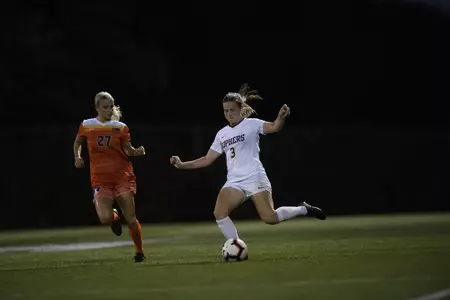 2018 - University of Minnesota Soccer hosts Illinois in B1G opener
-- Copyright Christopher Mitchell / SportShotPhoto.com