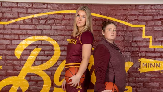 Sophie HartMinnesota Women's Basketball Player Welcome©2022 Bruce Kluckhohn#612-929-6010bruce@brucekphoto.com