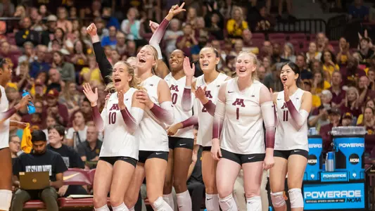 McGhie Elise, Crowl Lauren, Davis Arica, Wucherer Miranda, Hanson Julia, Ng Chloe, celebration