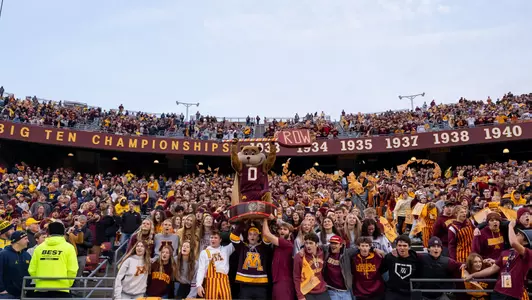 Goldy Gopher, fans