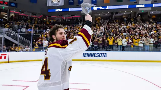 Faber waves to fans NCAA