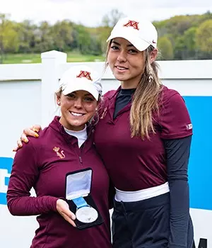 Mesones Mariana, McCauley Isabella