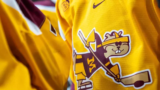 Skating Goldy logo on jersey MHK