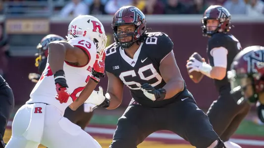 Aireontae Ersery (69)
NCAA Football: Rutgers at Minnesota