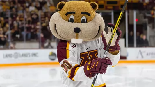 Goldy on ice at Mariucci