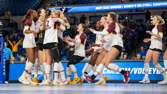 Gophers Advance in NCAA Tournament