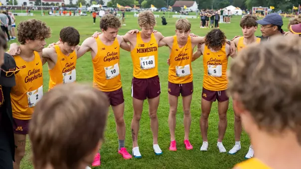 minnesota men's cross country prior to the start of the 2025 griak invitational
