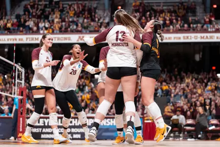 Swenson_Olivia, team