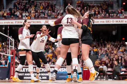 Swenson_Olivia, team