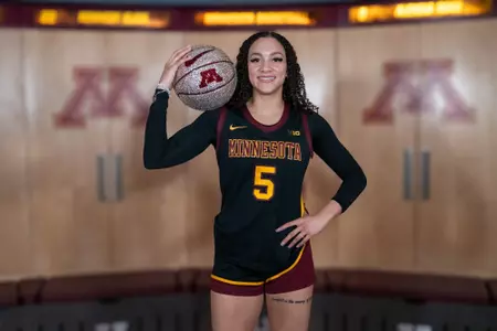 Glenn Signs with Gophers - University of Minnesota Athletics