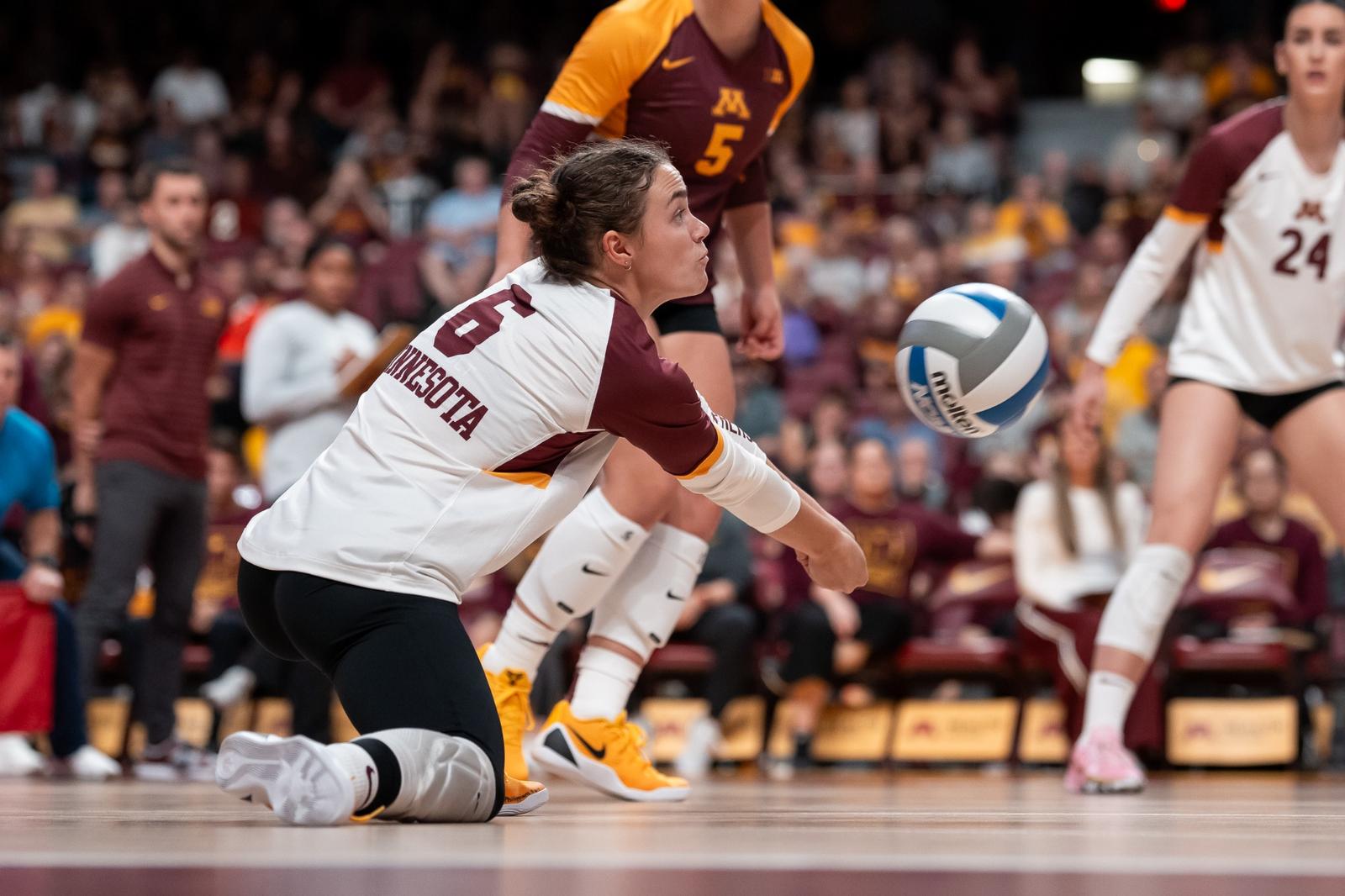No. 10 Minnesota Travels to Northwestern for Sunday Matinee