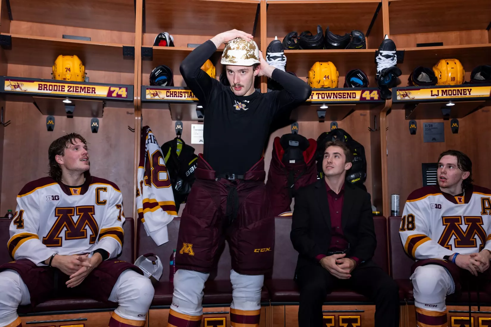 Humphreys_Christian, locker room