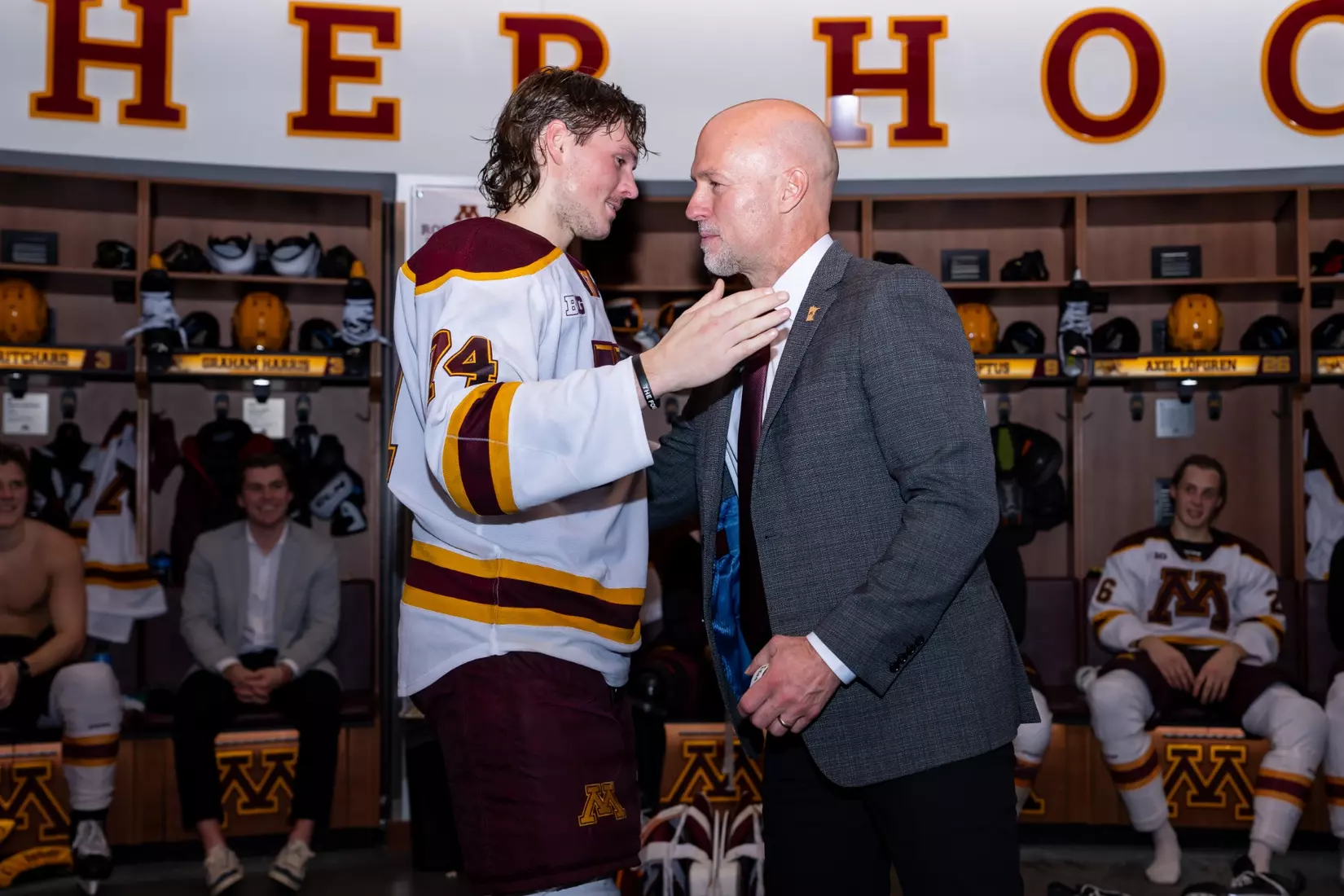 Ziemer_Brodie, Larson_Brett, locker room