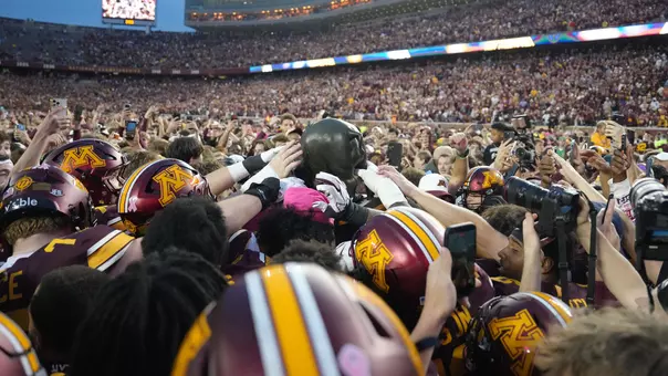 Fans, Team, Floyd of Rosedale on Field