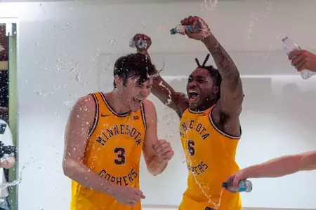 Durkin_Bobby, Reynolds_Langston, locker room