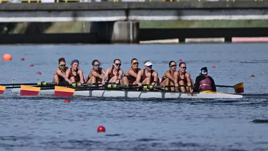 UMN Rowing 1V8 in Sacramento