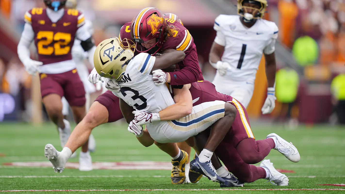 Gopher Football, Defense, Big Tackle
