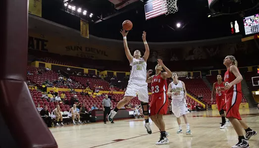 Mustangs Rally Past CS Fullerton, 75-72 Image