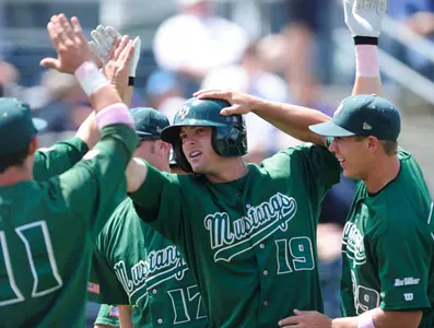 Cal State Bakersfield Clinches Cal Poly Series With 10-3 Win Image