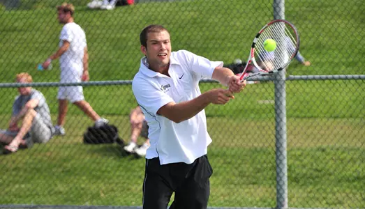 Mustangs Hang Tough with No. 17 Washington, Fall 4-3 Image