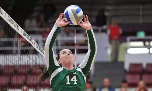 Volleyball Takes Down Anteaters in Five Sets Image