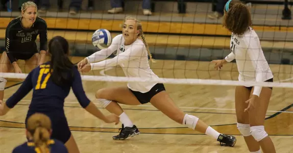 UC Davis Outduels Cal Poly In Five-Set Marathon Image