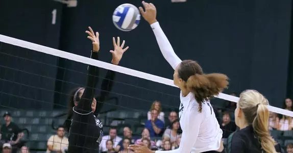 Mustang Volleyball Sweeps Cal State Fullerton 3-0 Image