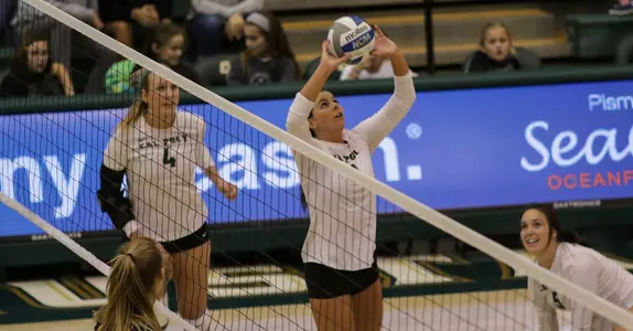 Cal Poly Volleyball Beats UC Irvine 3-1 Image