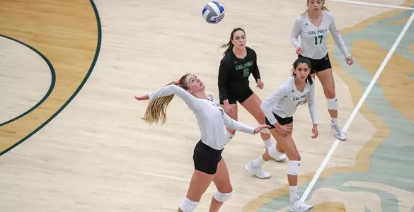 Van Winden, DeNeochea Record Double-Doubles as Cal Poly Sweeps UC Irvine Image