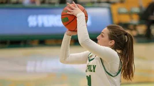 Gianna Silvestri, Cal Poly WBB at Mott in 2018 (Photo by Owen Main ©))