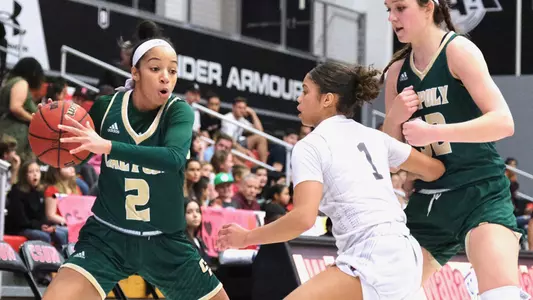 Chantel Govan, Cal Poly WBB in 2020 (Photo by David E. Holmes ©)