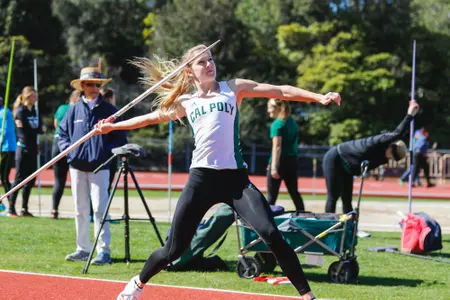 Caice Lanovaz throws the javelin (Photo by Alexander Bohlen)