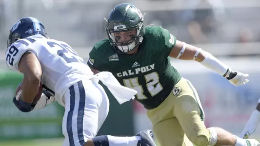 Linebacker Matt Shotwell making a tackle.