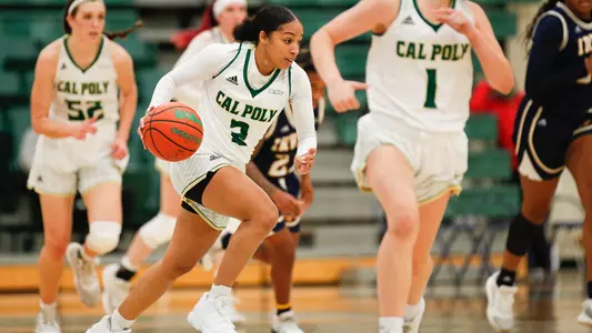 Chantel Govan from Cal Poly leads the break (Photo by Owen Main)