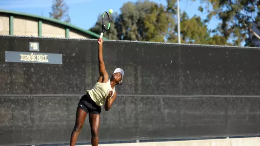 Kim Bhunu serve