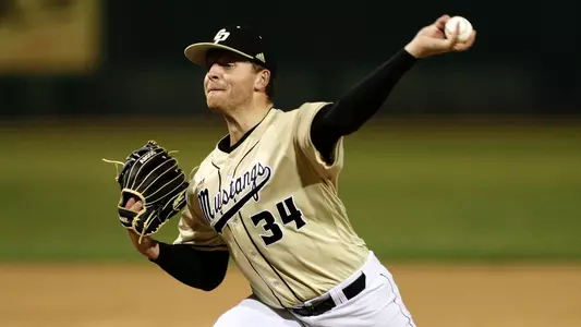 Travis Weston throws a pitch.
