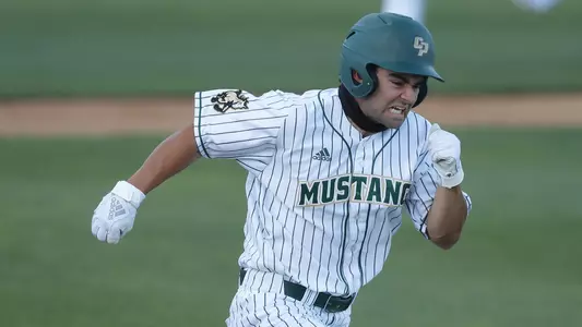 Nick Marinconz runs to first base.