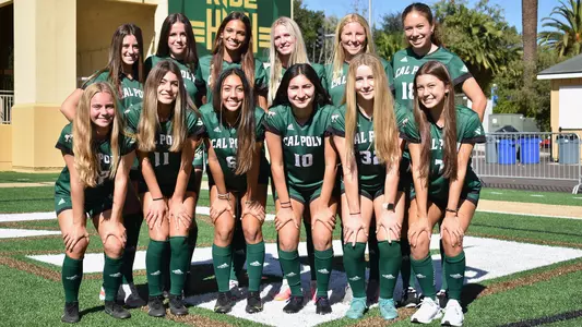 Women's Soccer 2023 Signees Team Shot