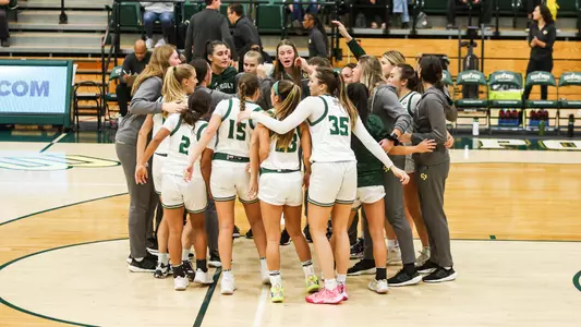 WBB Team Huddle 2022-23