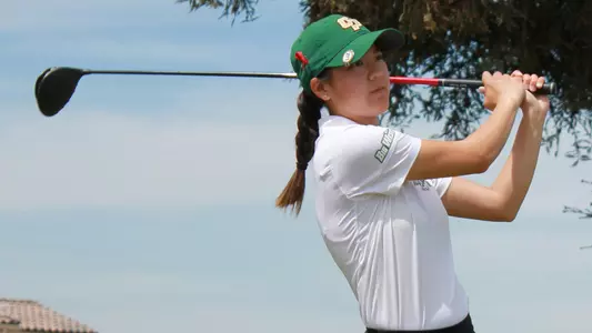 Elizabeth Scholtes follows her drive.