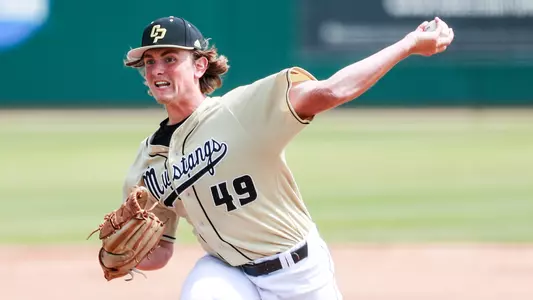 Noah Larkin throws a pitch.