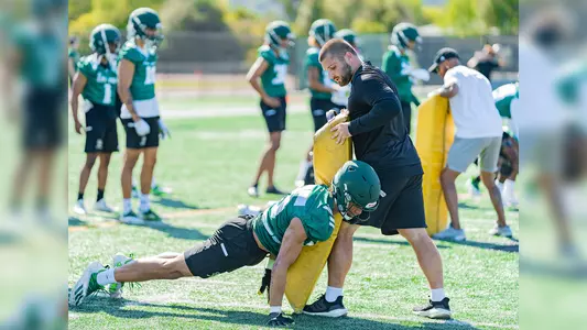 Jake Casteel coaches his players.