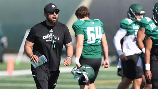Everrette Thompson coaches his players.