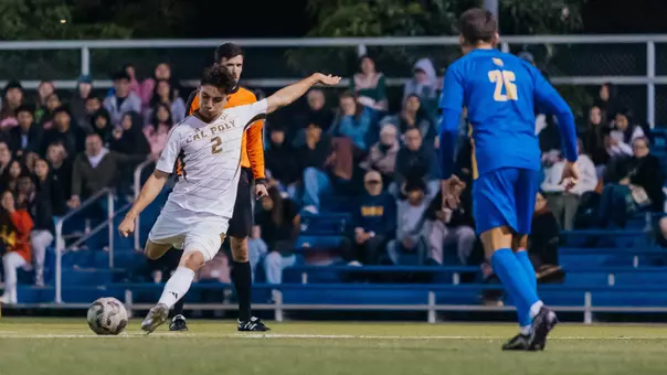 Torres Free Kick UCR (Briote-Johnson)
