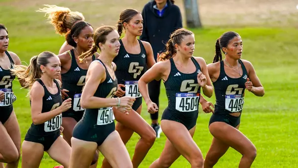 Women Team Running, Gaucho Twilight, 091925