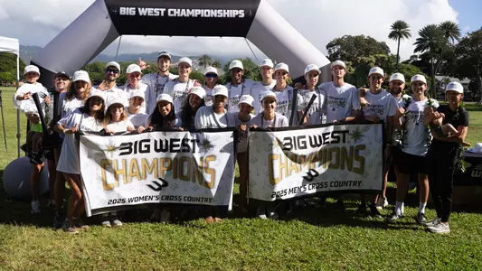 Big West Cross Country Sweep Team Photo, 103125