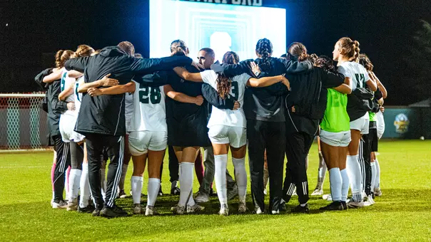 Team Huddle, Stanford, NCAA First Round, 111425